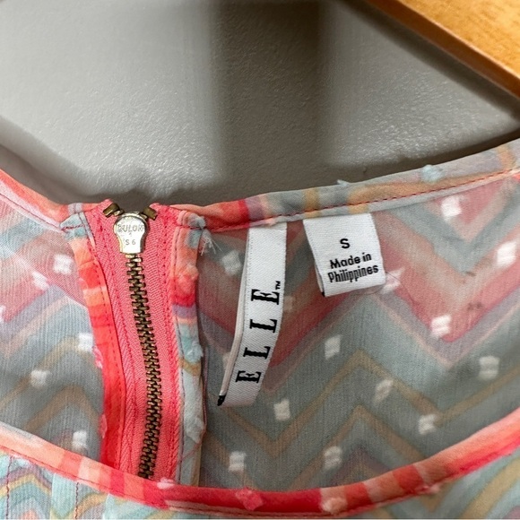 ELLE chevron print sheet ruffle tank top - Picture 3 of 6